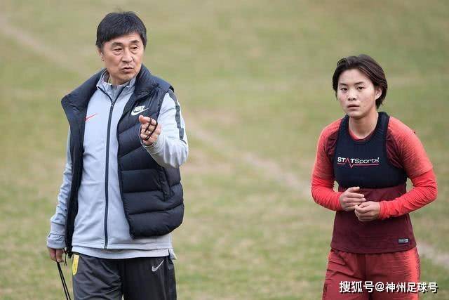 上海足协通报申思事件：俱乐部禁止注册新球员6个月 罚款2万